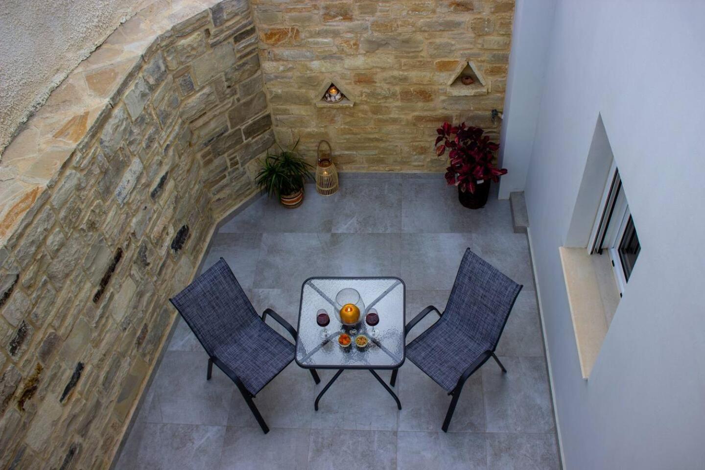 Maistro Suites With Pool, Matala Экстерьер фото
